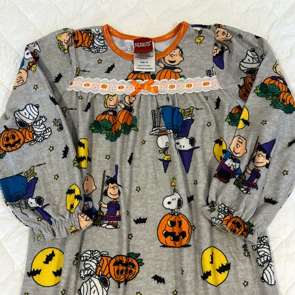 Halloween pajamas 4t (4/5) peanuts snoopy long sleeve night gown - Picture 1 of 3